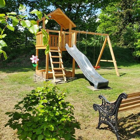 Familienfreundliche Ferienwohnung Золтау Екстериор снимка